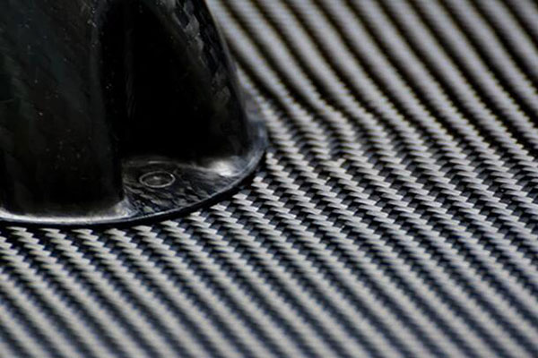 輕盈如羽，堅(jiān)韌似鋼——定制化碳纖維制品是工業(yè)之美