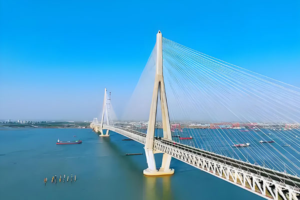 世界最大跨度斜拉橋通車!碳纖維復(fù)合材料拉索成亮點(diǎn)