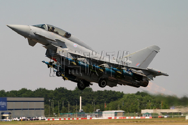 碳纖維在戰(zhàn)斗機上的應用