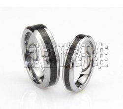 獨(dú)具一格的碳纖維戒指